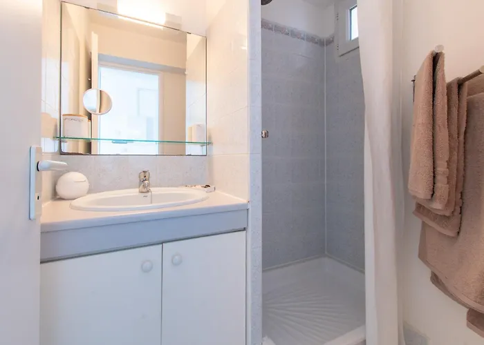 L'evasion Bleue * Wifi * Bord De * Piscine * Appartement